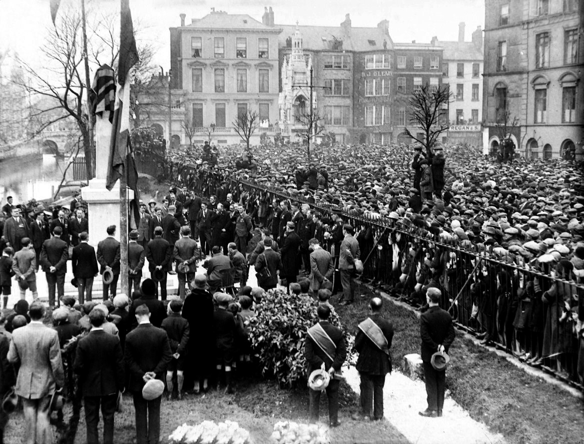 Unveiling the Great War memorial in Cork, 1925